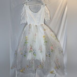 Flower Girl dress 4-5Y, with tights size LG and head flower.